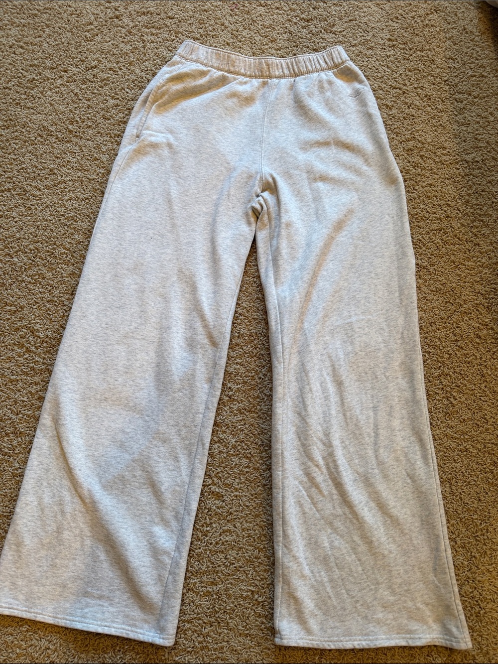 Hollister Light Gray ultra High-Rise Wide Leg Sweatpants